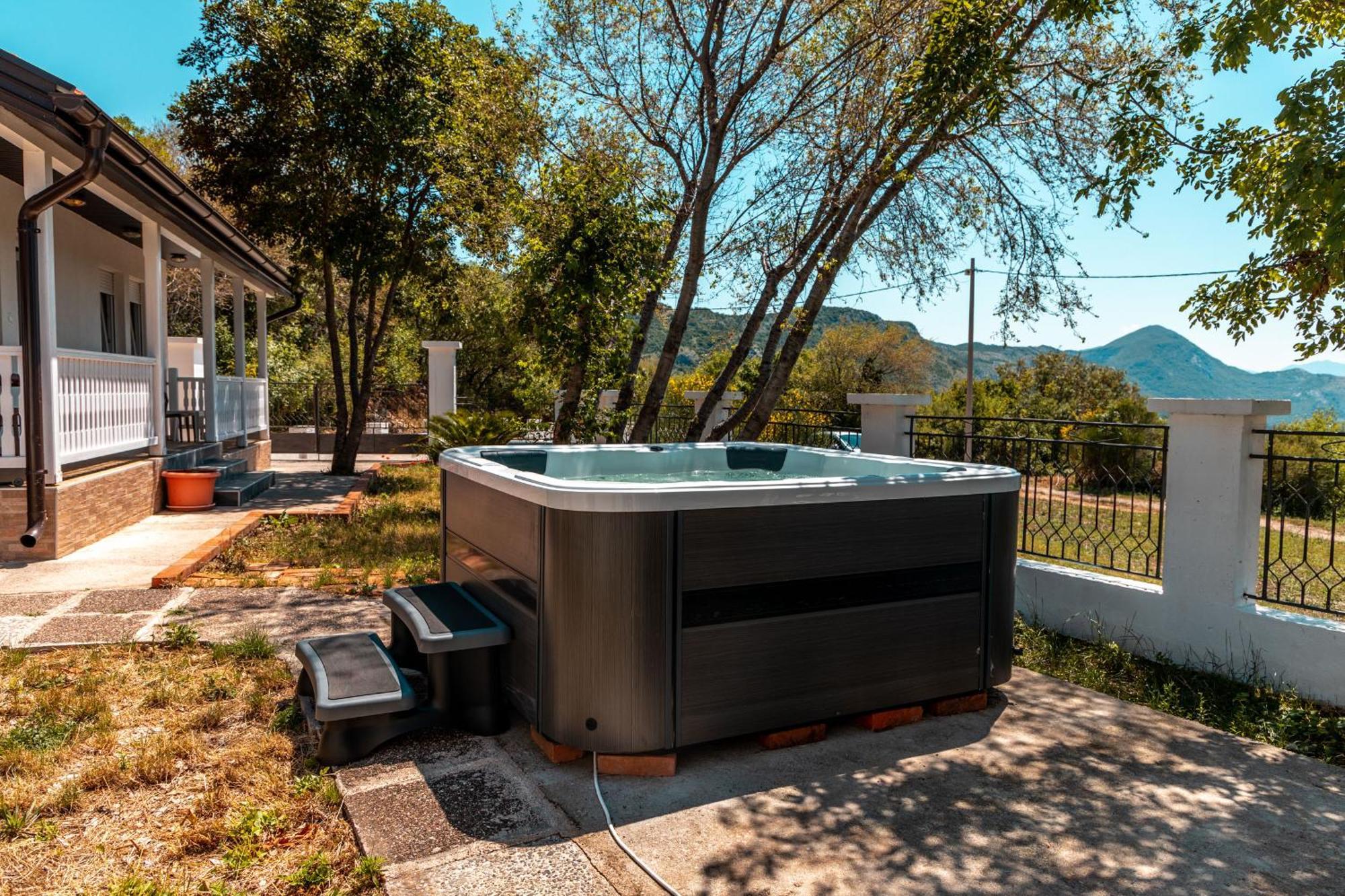Holiday Home Marija Budva Bagian luar foto