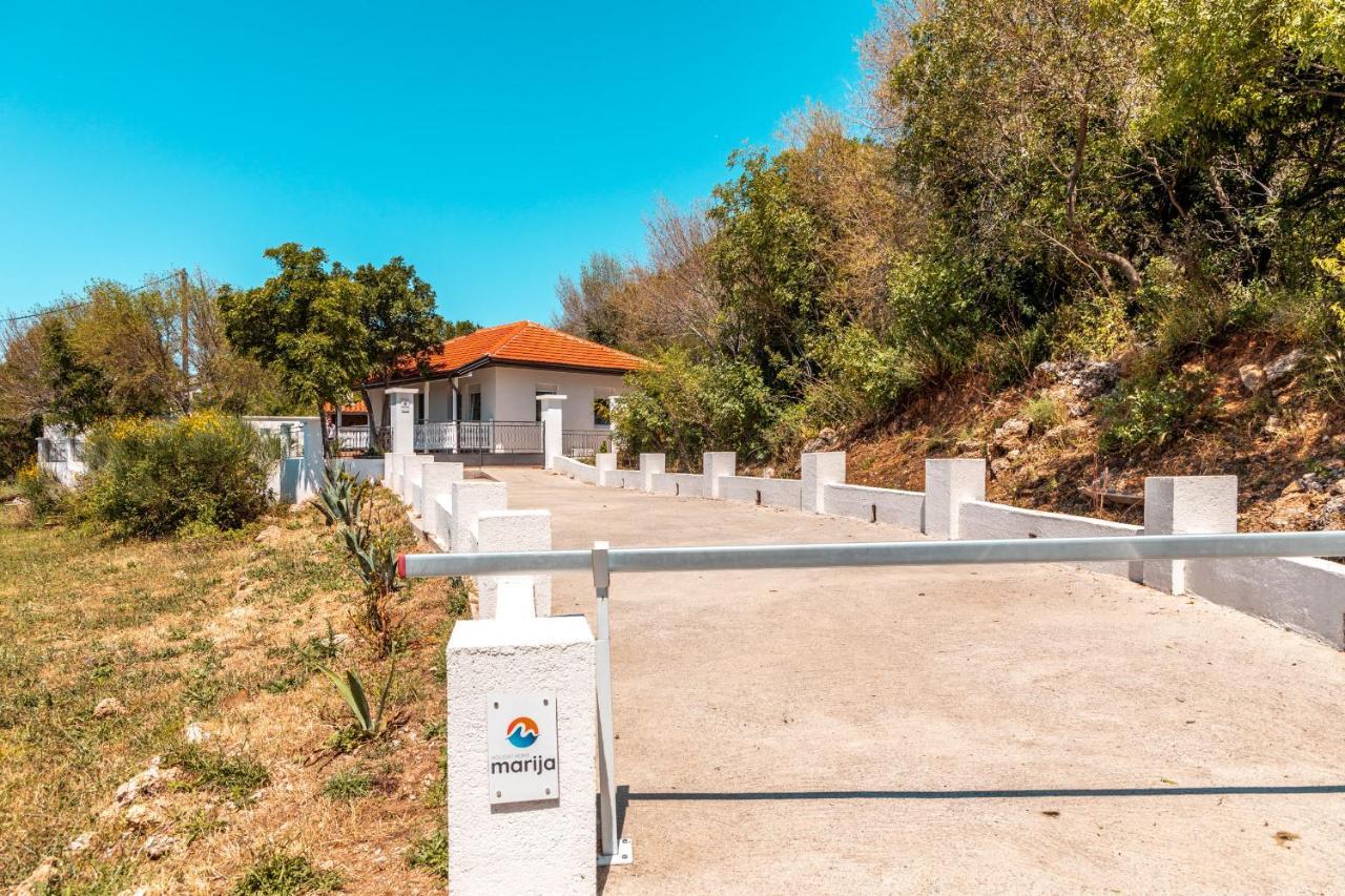 Holiday Home Marija Budva Bagian luar foto